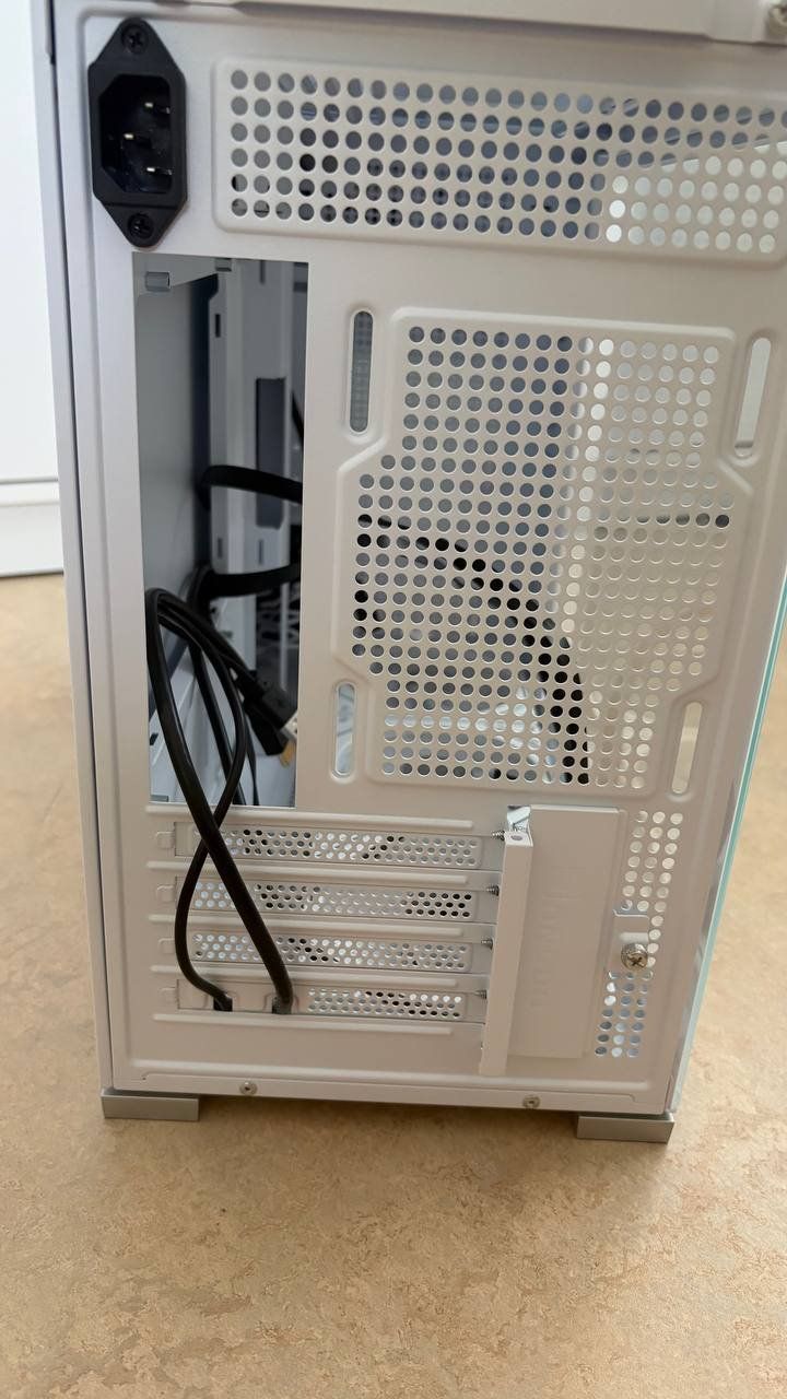 Jonsbo Custodie: Weiss Gaming PC Gehaeuse mit Display, JONSBO D31 -- TOP!! – Nuovo (secondo la descrizione) da Bäretswil venduto da vla_t5t2 5