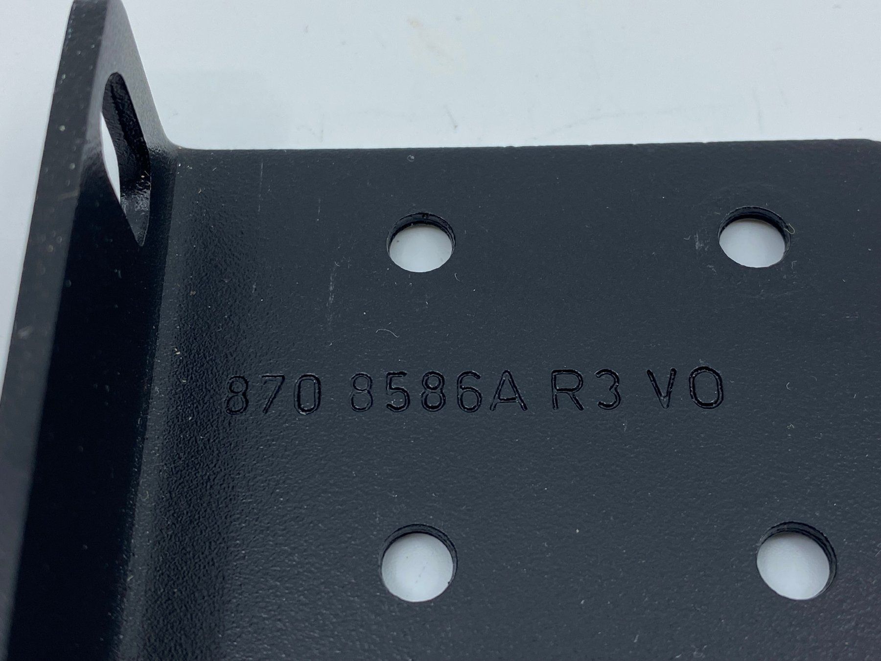 Supporti a parete: APC 870-8586A Server Rack Ear Mounting Bracke Kit – Nuovo (secondo la descrizione) da Langwiesen venduto da Restposten-24 2