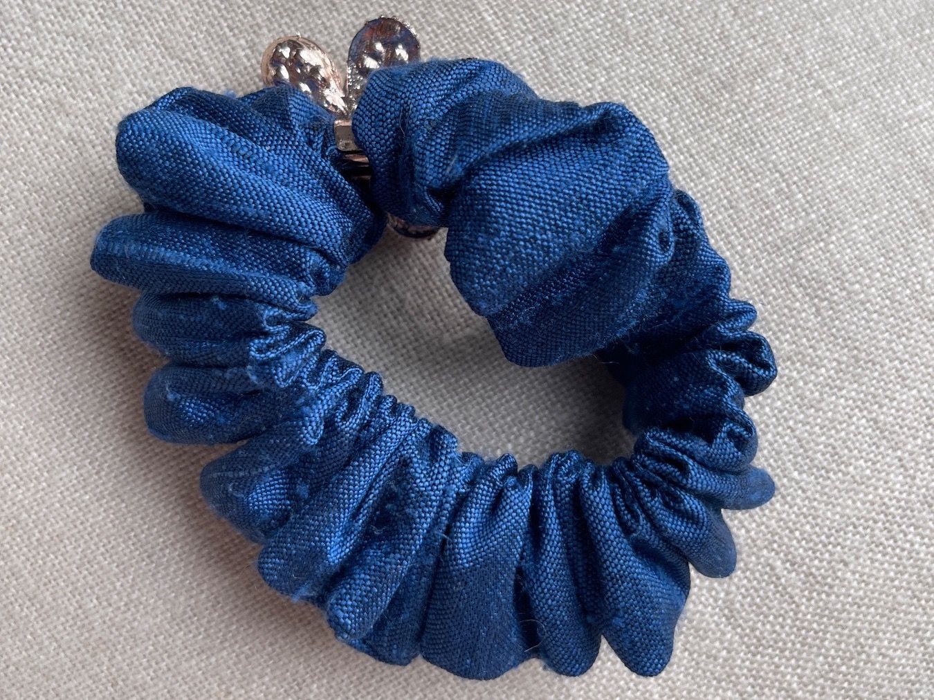 Haarschmuck: Scrunchie blau mit Strassblume 🌸 – Neu (gemäss Beschreibung) aus Brütten von Rod816 2