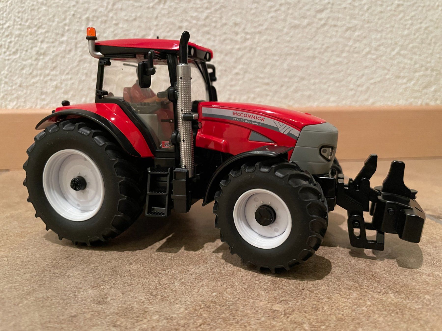 Trattori: SIKU Mc Cormick TTX 190 L.C.N. 2009 – Nuovo e nell'imballaggio originale da Kreuzlingen venduto da Stefan1150 2