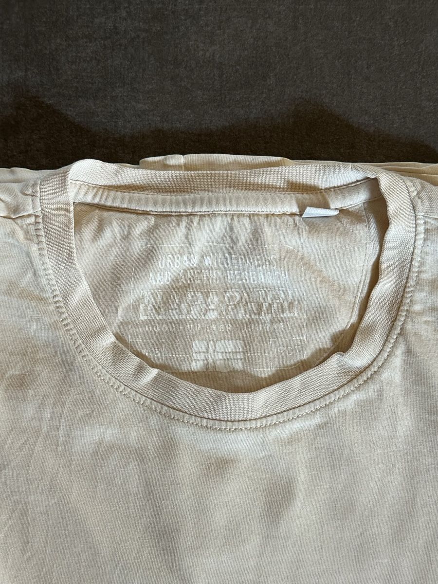 Napapijri T-shirt: T-shirt beige, size M, Napapijri  – Usato da Losone venduto da Gioelenalli_ 4