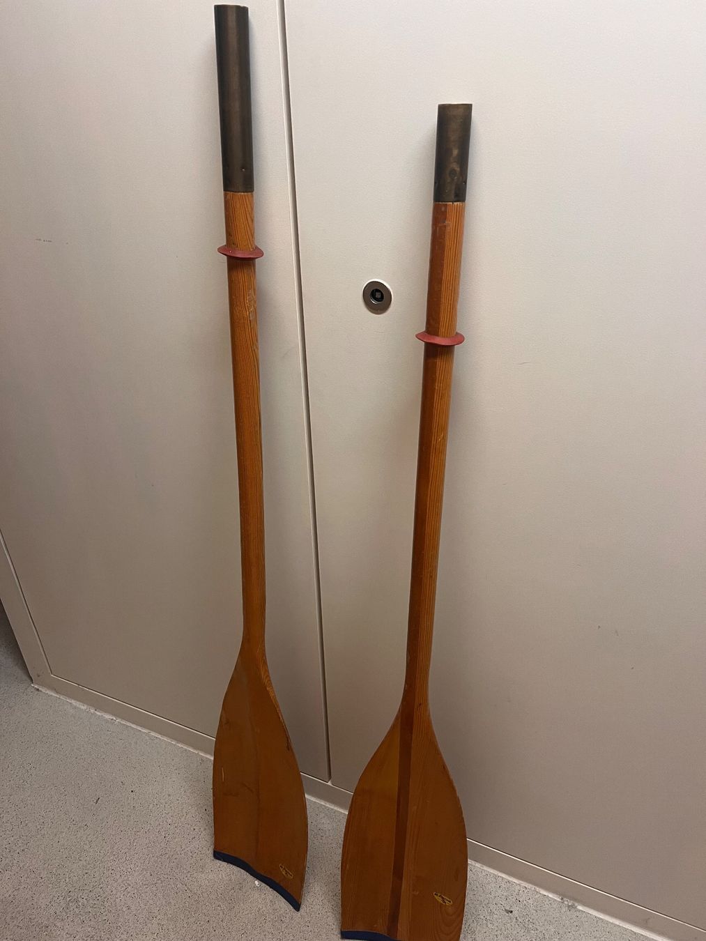 Gommoni, kayak & canoe: Pouch Doppelpaddel Holz, 2-teilig – Usato da Affoltern am Albis venduto da Socrates70
