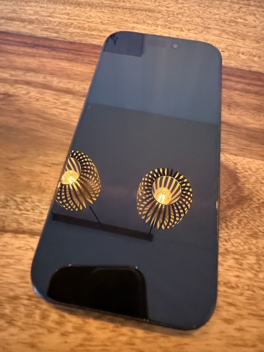 Apple Telefoni cellulari / Smartphones: Iphone 16 Pro 128GB (TOP Zustand) – Usato da Zürich venduto da Sburki 3