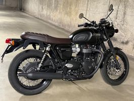 Triumph Bonneville T120 Black