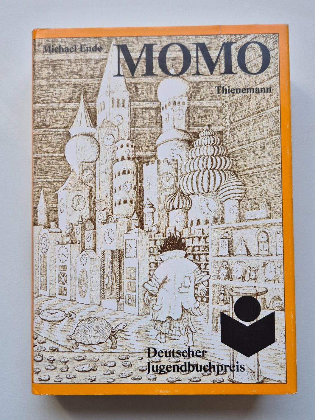 Libri: MOMO   💛🐢   von Michael Ende – Usato da Niederweningen venduto da Obson