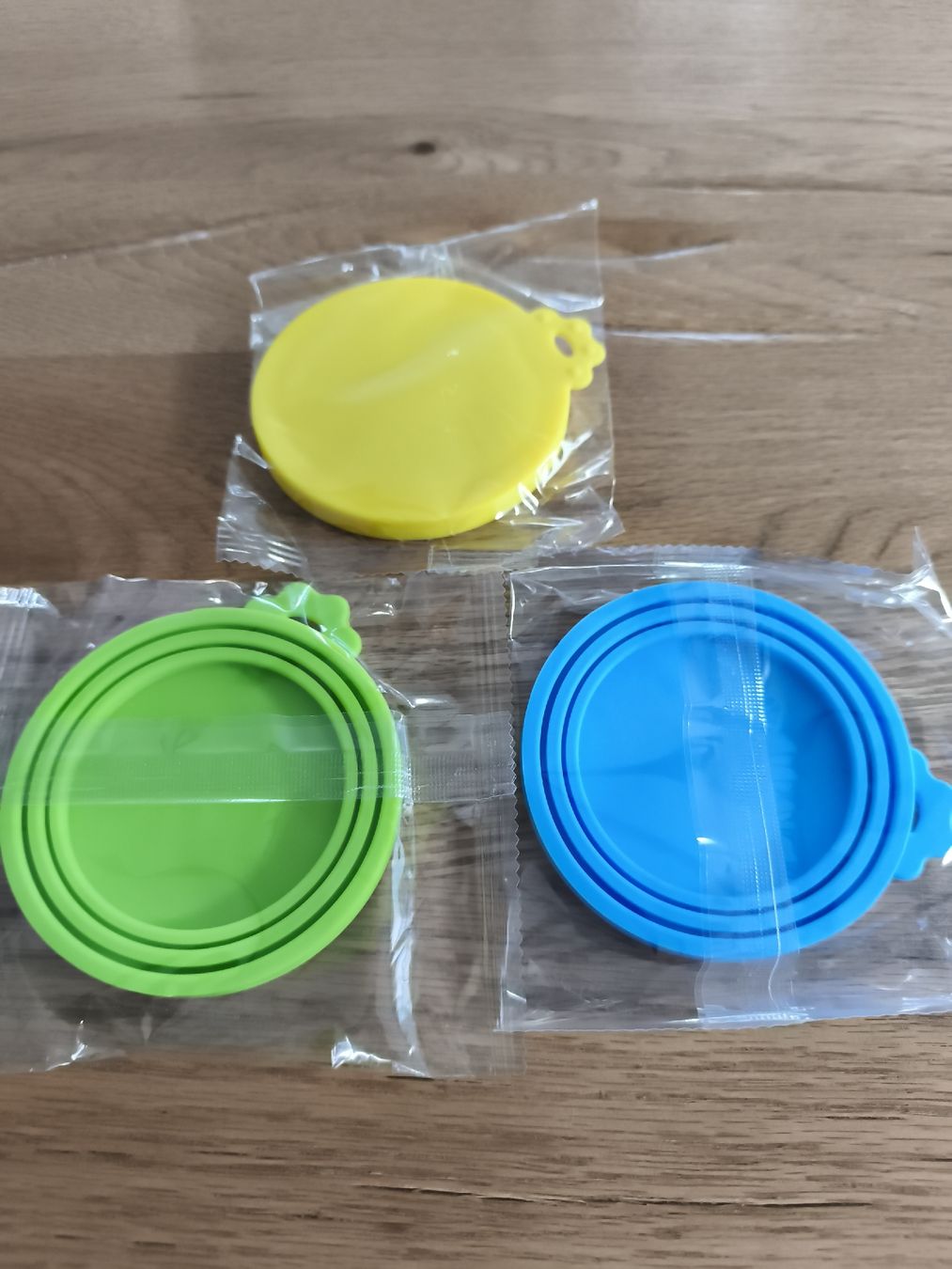 Mangimi: 3x Deckel für Tierfutterdosen, Hunde- und Katzefutterdose – Nuovo e nell'imballaggio originale da Oberurnen venduto da Schneidi79