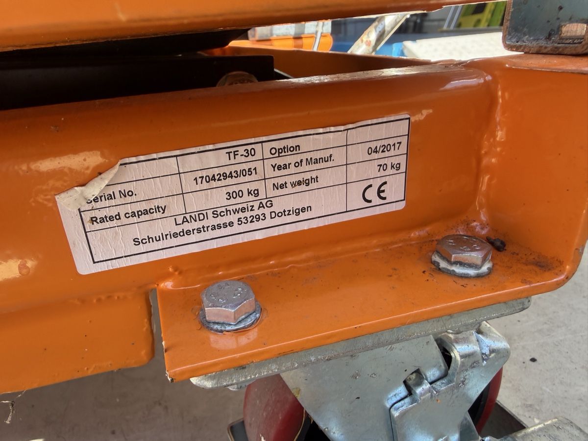 Piattaforme elevatrici & Crick: Scherenhubtischwagen TF-30 Okay 300kg  – Usato da Beckenried venduto da chef3945 3
