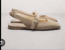 Sling Ballerina in sand