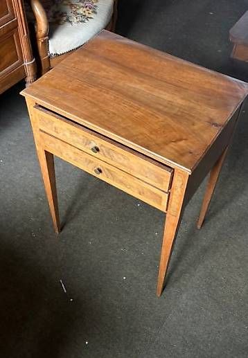 Comodini: Petite table de chevet ancienne – Usato da Préverenges venduto da que_vq6t