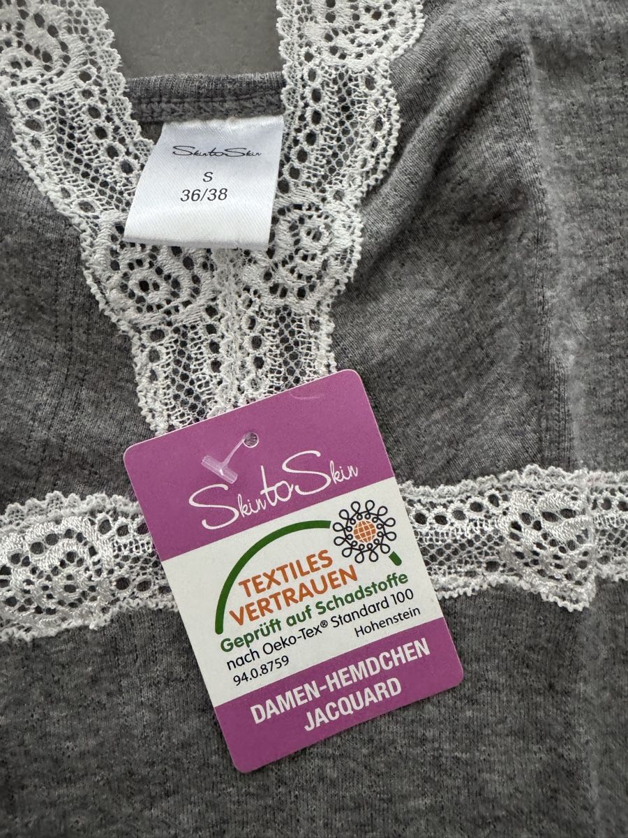 Tops: Damen Hemdchen grau Grösse S Jacquard Spitze neu – Neu und originalverpackt aus Frick von Cirilla 6