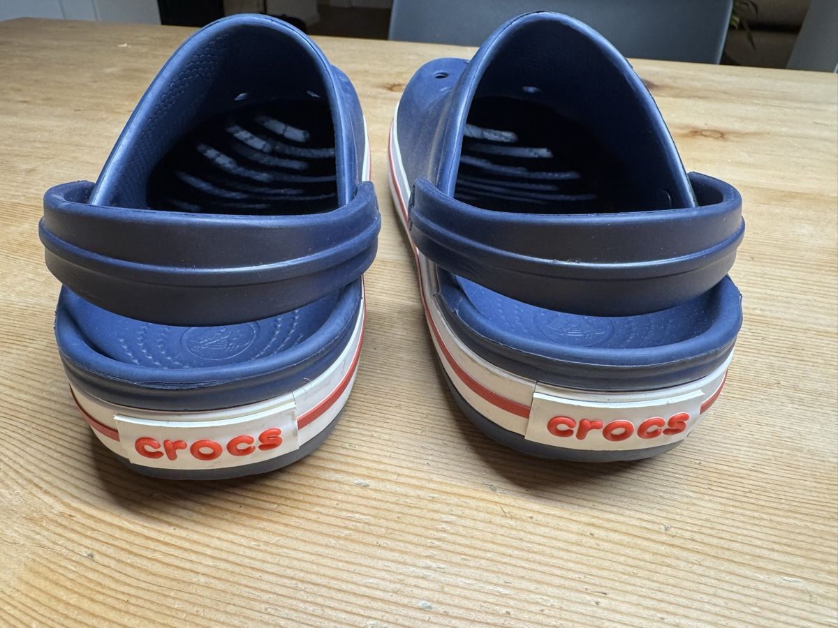 Crocs Schuhe für Jungen: Crocs, Grösse 33-34 – Gebraucht aus Urtenen-Schönbühl von Lalablue 1