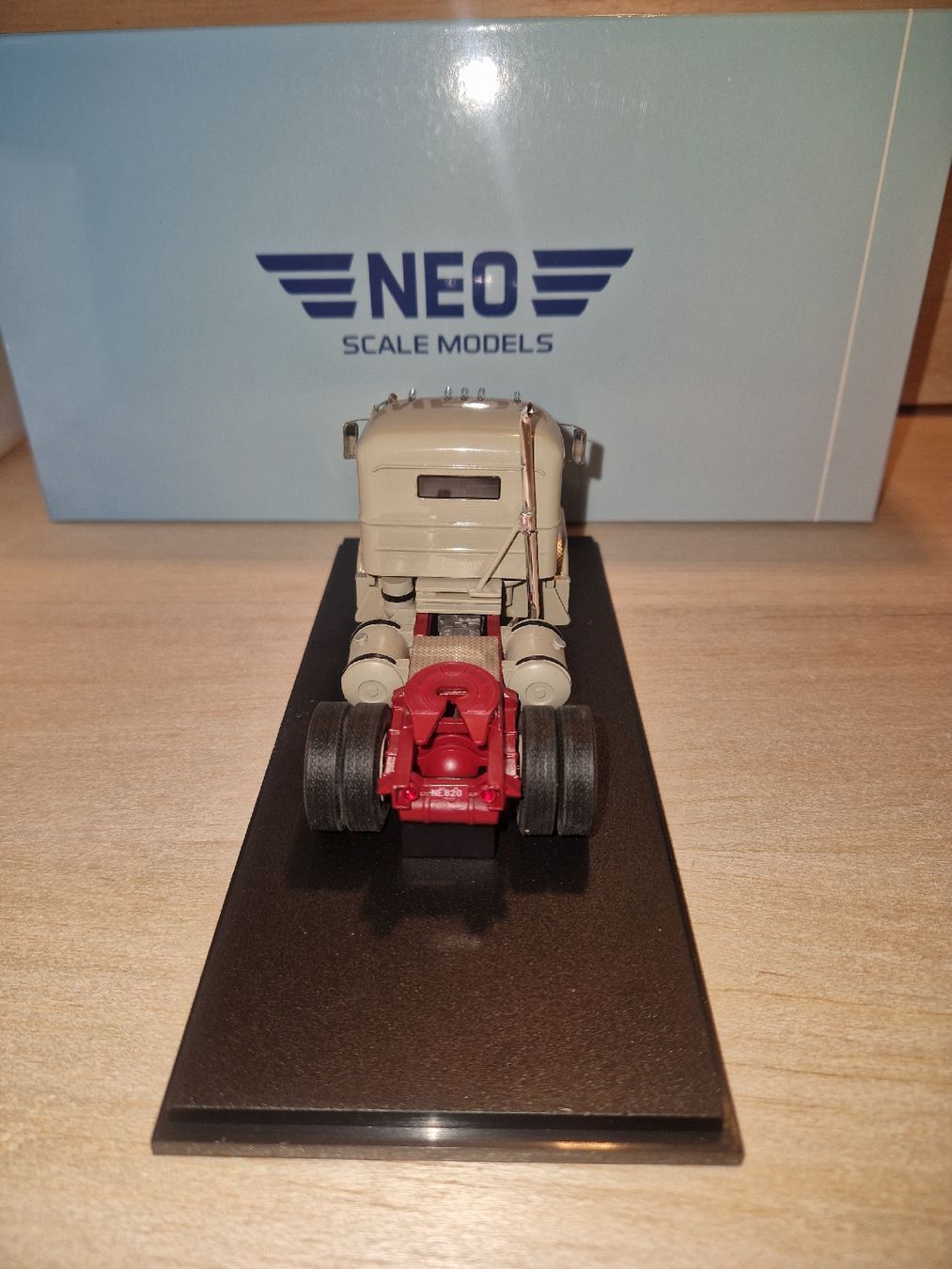 Modellbausätze & Standmodelle: Mack von Neo Scale Models – Neu und originalverpackt aus Zofingen von TR1981 4