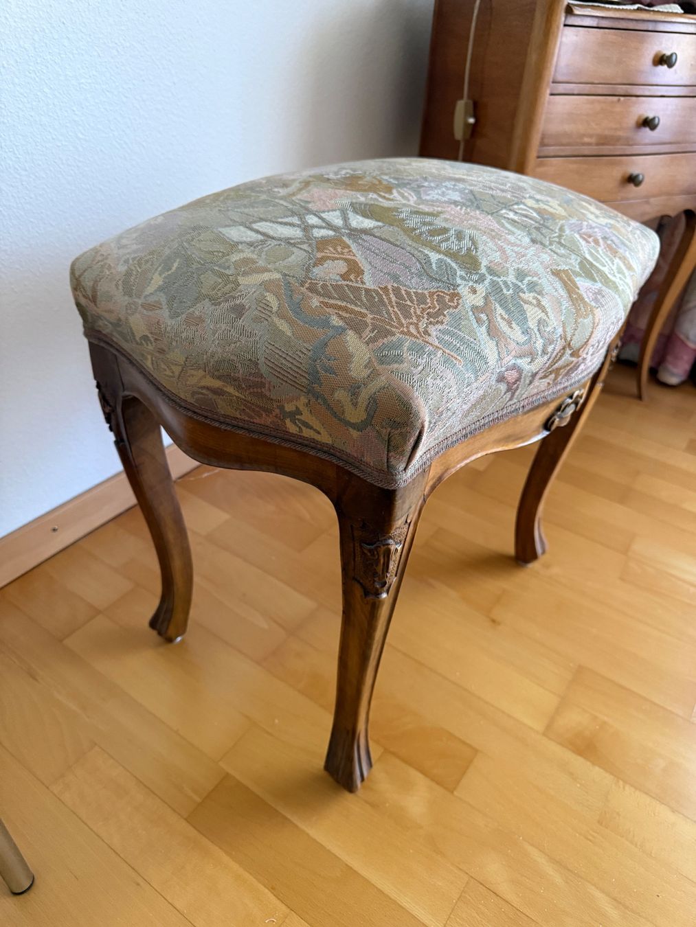 Sedie: Rokoko Louis XV Ensemble Stuhl, Hocker restauriert – Usato da Ittigen venduto da rle_j7jb 5