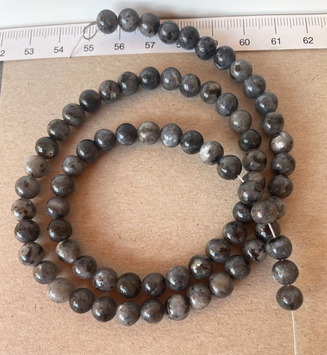 Catenine: Labradorit  grau-schwarz extra!!!  7mm    rund      speziell – Nuovo e nell'imballaggio originale da Leuggern venduto da gemshow 5