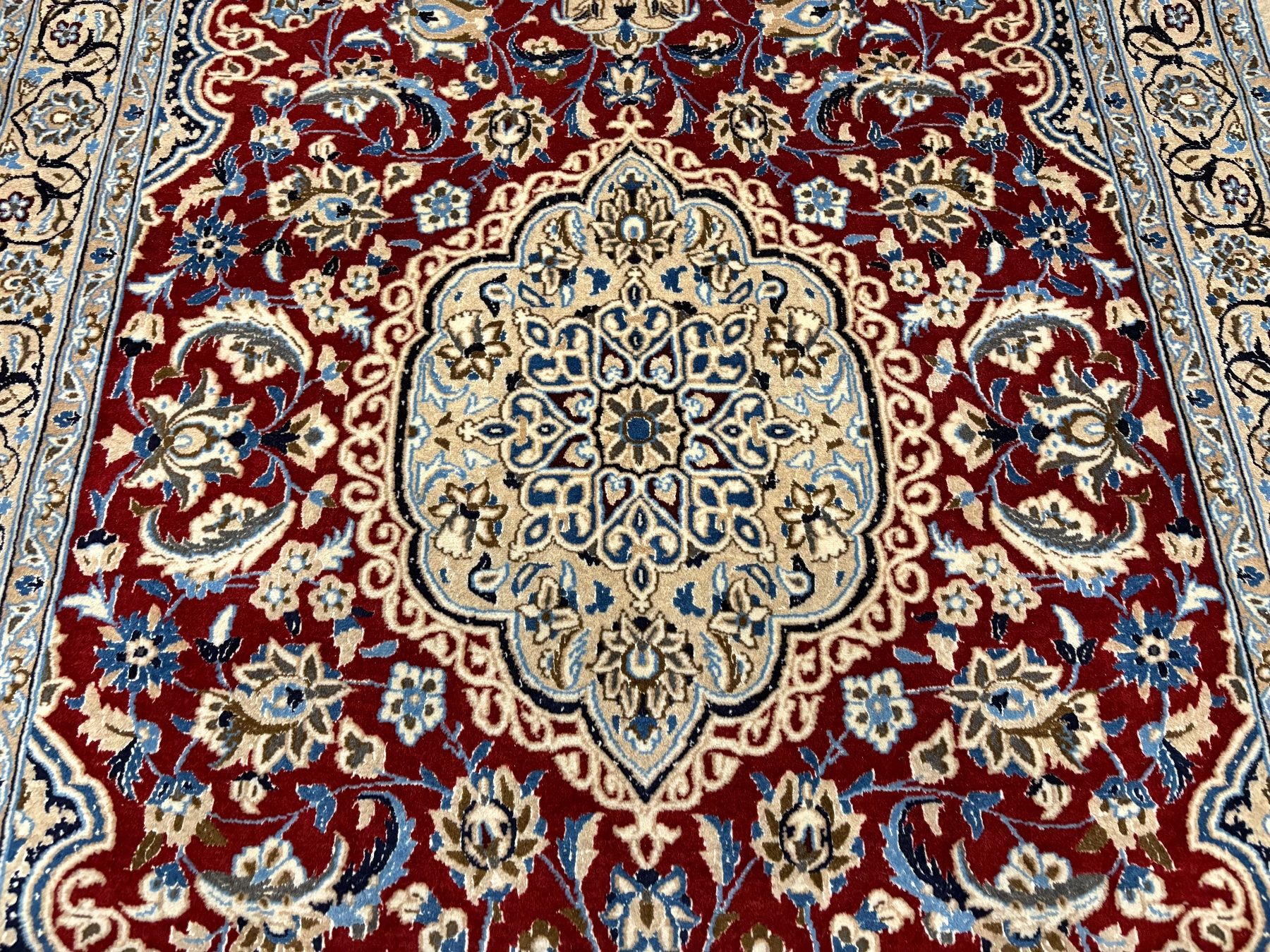 Nain Tappeti: Der Edle Nain Perserteppich / Seidenteppich – Usato da Bennau venduto da Mayer_Carpets 4
