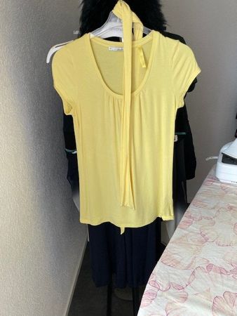 neuwertiges sonnengelbes Shirt Gr. S von Vanilla aus Viskose