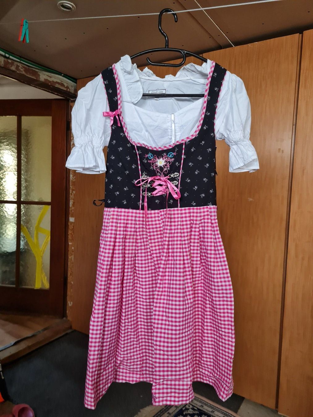 Robes: Dirndl Set , Grösse XS – D'occasion à Coeuve par Nelly2 1