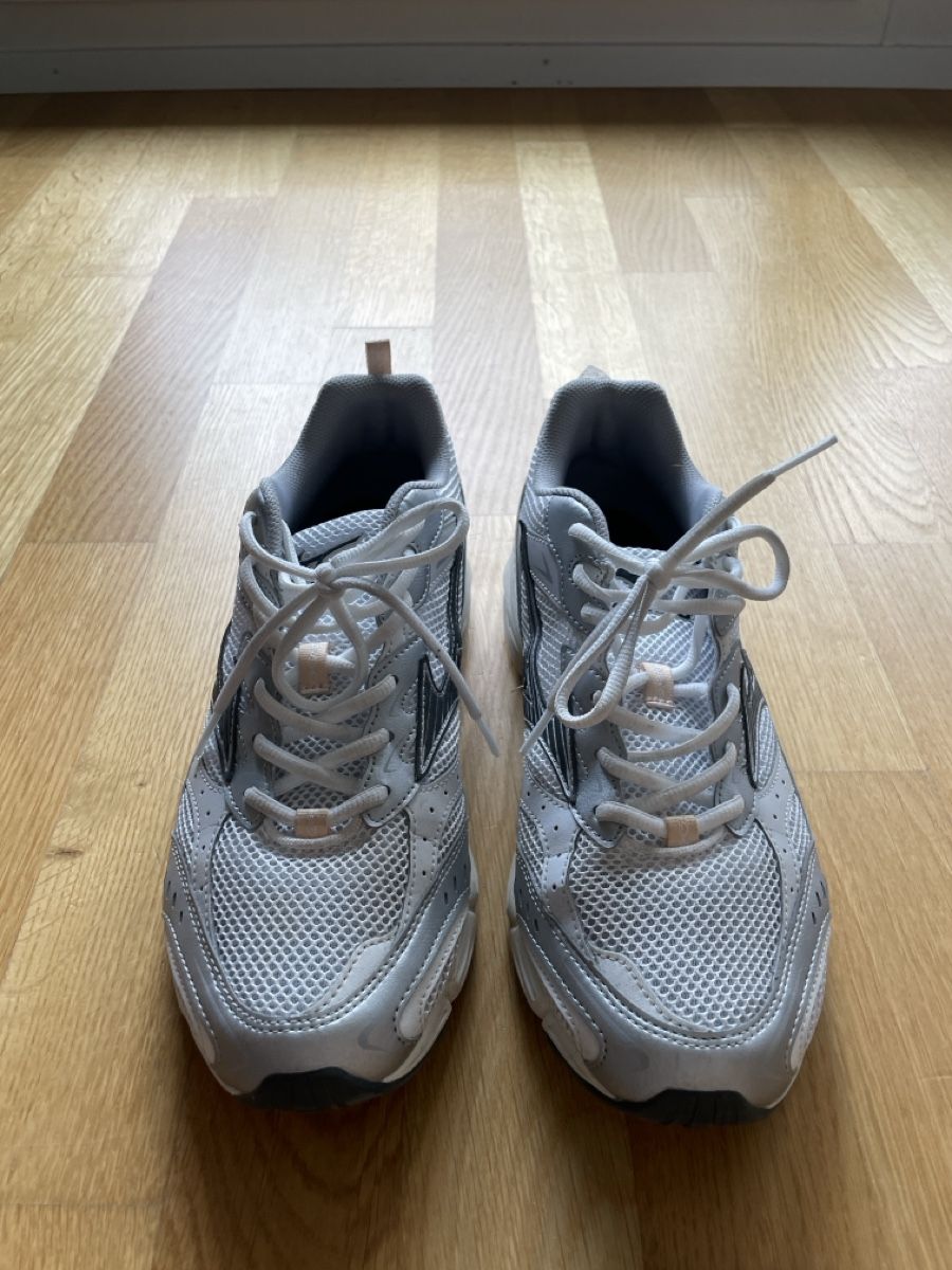 Mizuno Scarpe da uomo: Mizuno Sneaker – Nuovo (secondo la descrizione) da Bern venduto da eli_9rnl 2