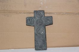 Kreuz in Gips, patiniert, von Franco Annoni