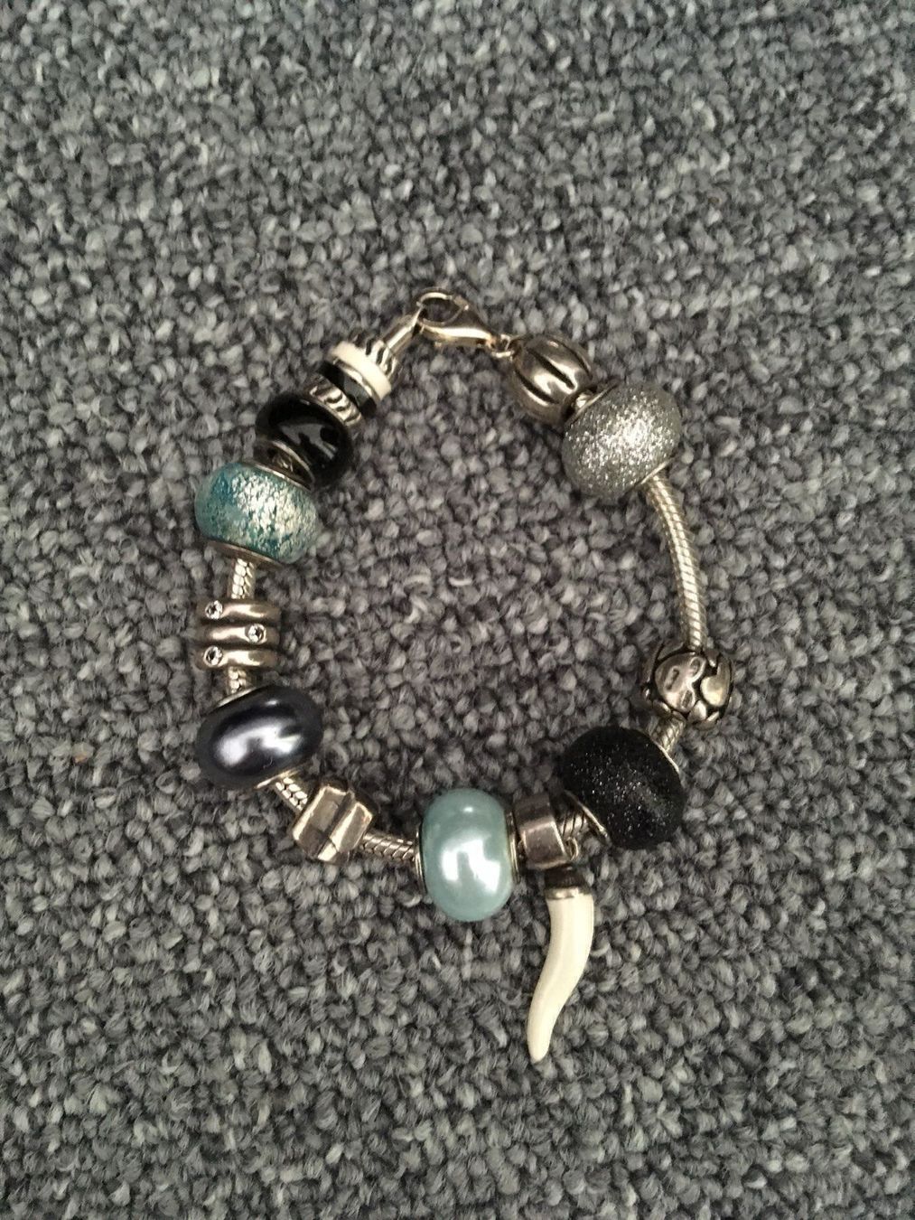 Bracciali & Braccialetti: Tedora Armband mit Beads – Usato da Ganterschwil venduto da Nike18
