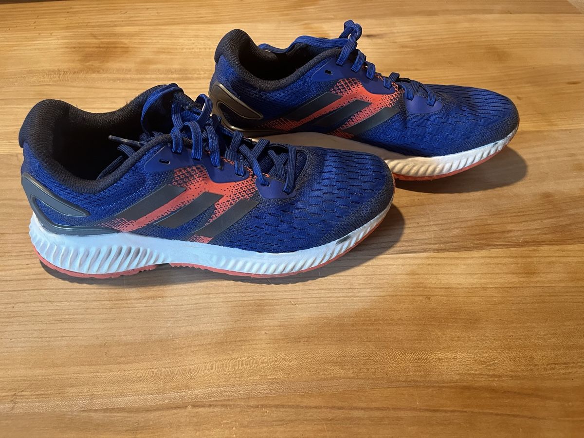 Adidas Scarpe da uomo: Adidas Turnschuhe Grösse 5.5 oder 38 2/3 – Usato da Dittingen venduto da Reh77 1