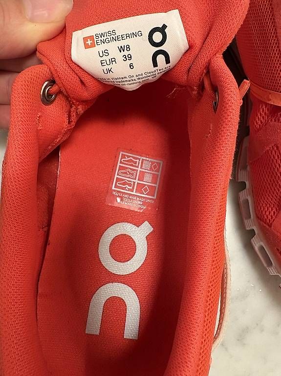 Scarpe da donna: On Cloud Sneaker Grösse 38 – Usato da Goldach venduto da oli_htk8 2
