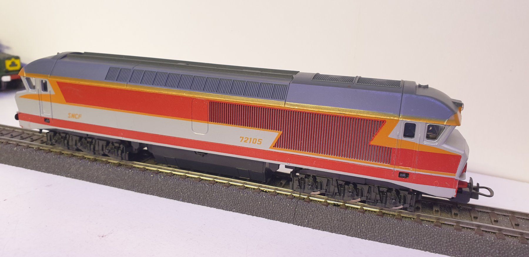 Lima Modellini di ferrovie: Lima SNCF 72105 Lokomotive H0/DC – Usato da Neuenhof venduto da ludovicco 4