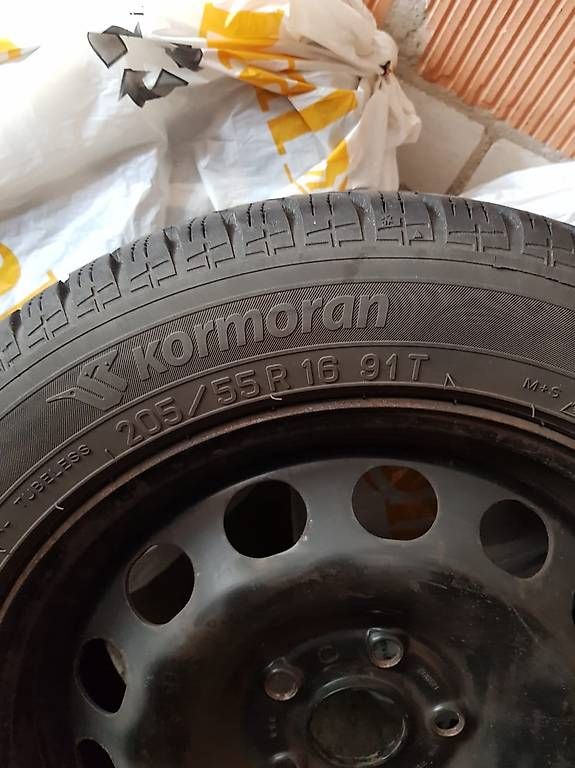 Pneumatici & Ruote complete: Winterräder 205/55/R16 – Usato da Lengnau BE venduto da orh_nqg6 1