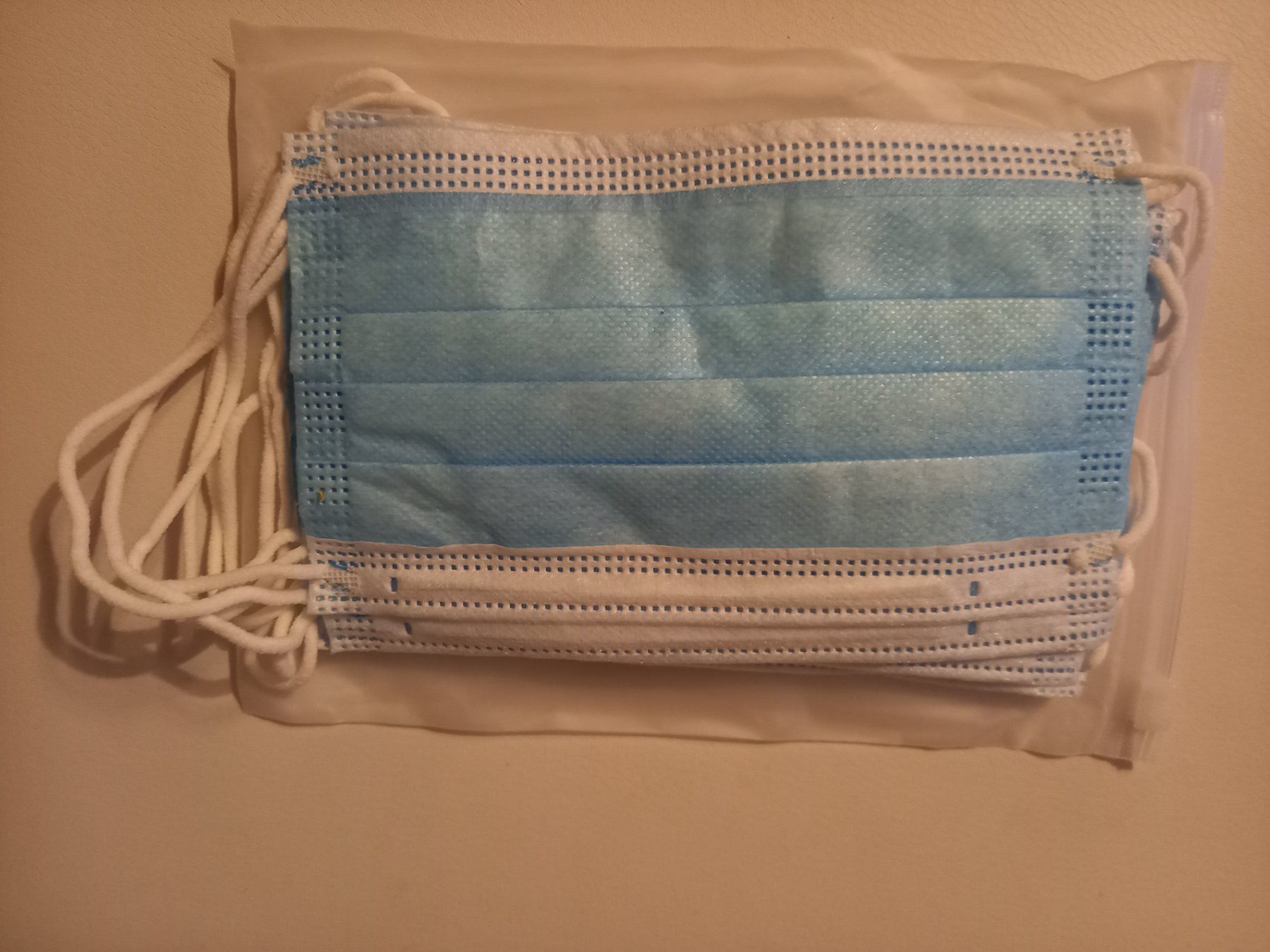 Medizinische Pflegemittel: 10 Stück Einweg Mundschutz Masken – Neu und originalverpackt aus Lichtensteig von patrik1990