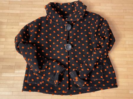 Uebergangsjacke schwarz m.orangen Tupfen, Naturmaterial