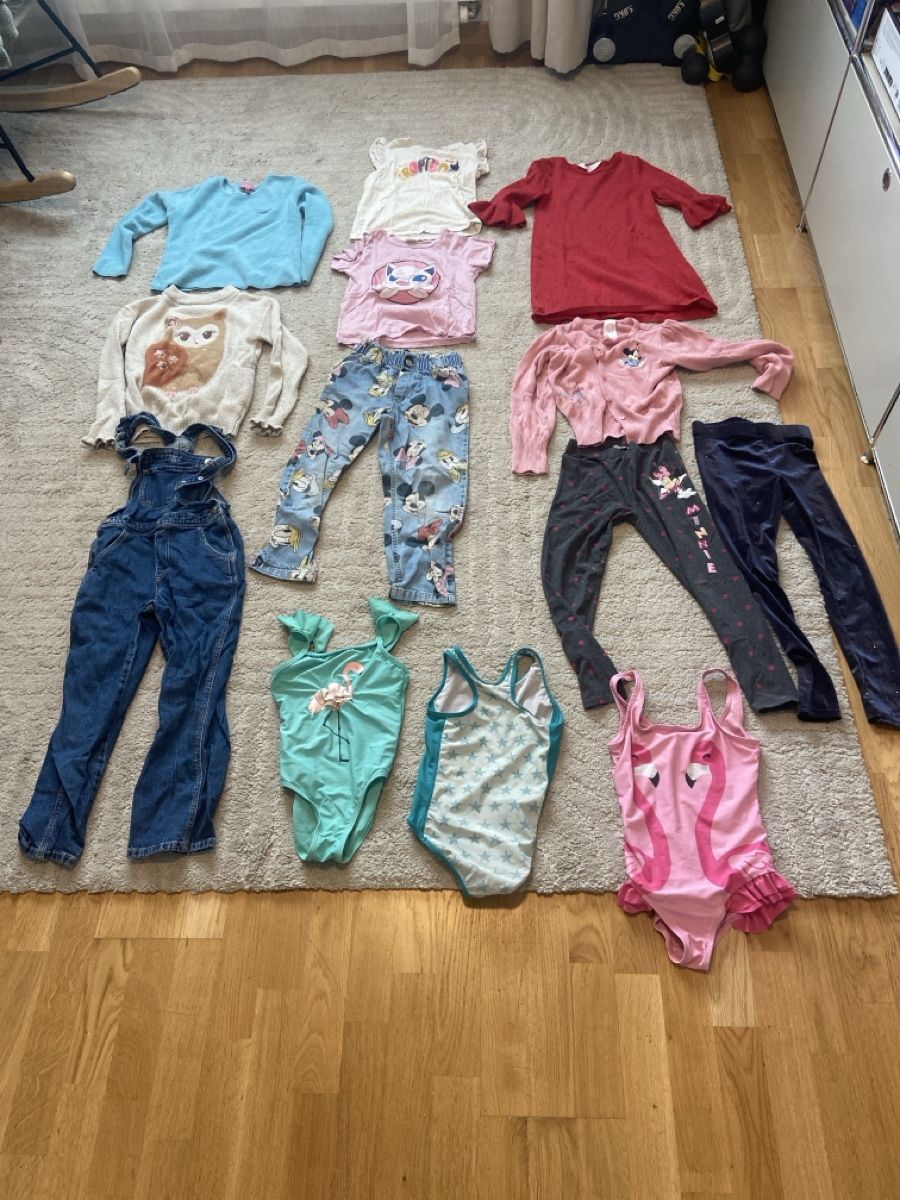 Lotti & Set di vestiti: Kleiderpaket Mädchen Grösse 122 – Usato da Schaffhausen venduto da pattyschmid
