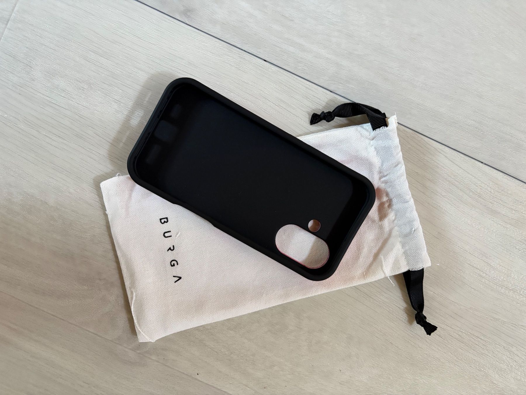 Coques & Protection écran: Burga Handyhülle IPhone 16 – D'occasion à Dietikon par nat_5kwc 1