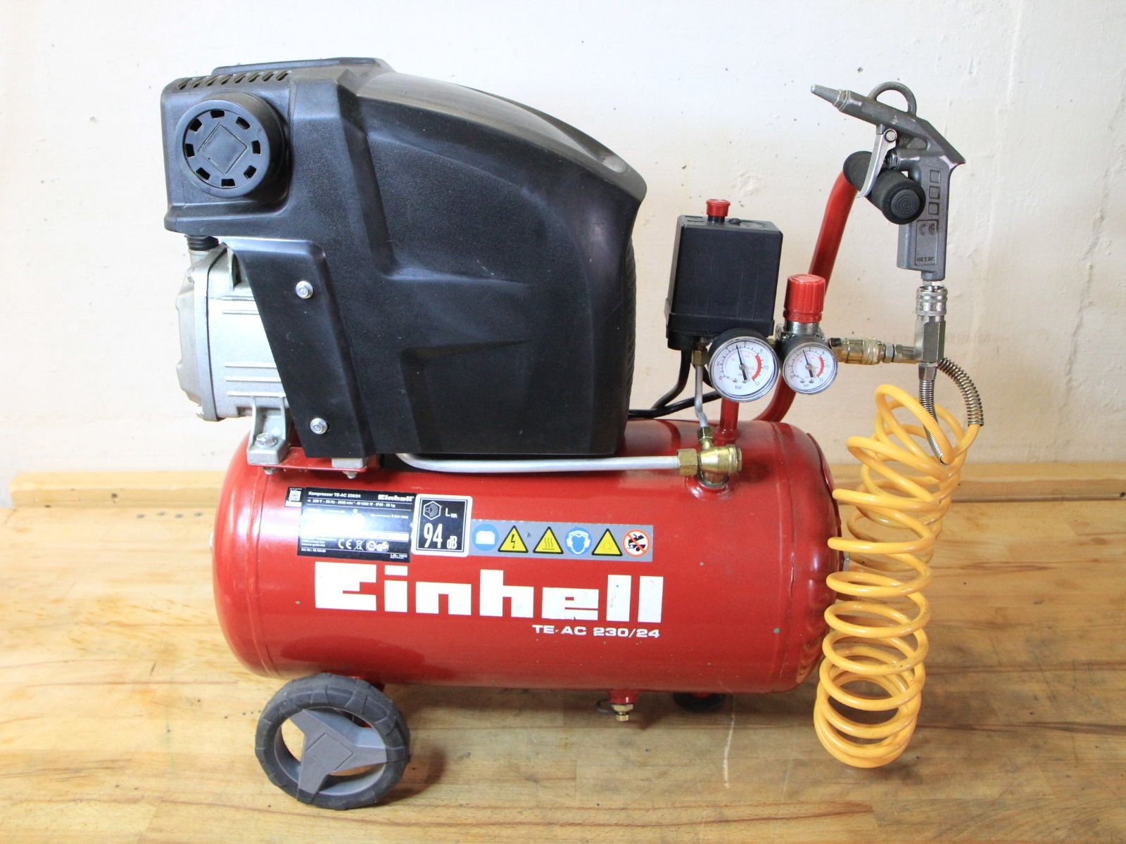 Einhell Tutti gli attrezzi: Kompressor Einhell TE-AC 230/24, 24 Liter, 8 Bar – Usato da Hölstein venduto da Kraftpaket