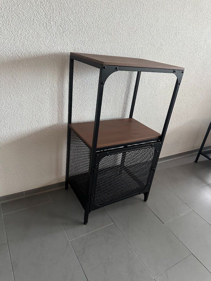 Regale: Industrial Side Cabinet with Storage – Gebraucht aus Zürich von nat_t6g9