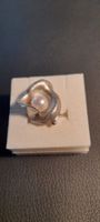 Ring silber, Blütenform mit weisser Perle