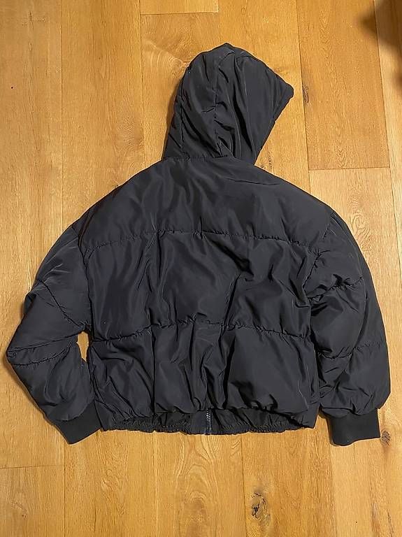 H&M Giacche: HM Jacke mit Kaputze – Usato da küssnacht am rigi venduto da Daot 2