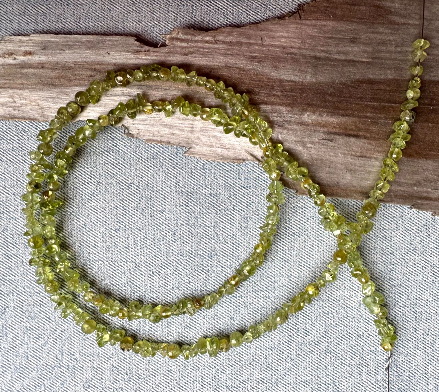 Ketten: Peridot. Olivin   extra  wilde Nugget Form + rund     53cm – Neu und originalverpackt aus Leuggern von gemshow 7