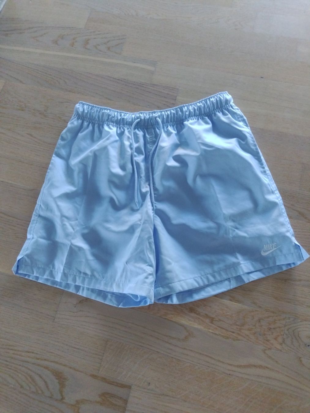 Nike Pantaloni: Nike Shorts M – Nuovo (secondo la descrizione) da Frauenfeld venduto da Atrix720