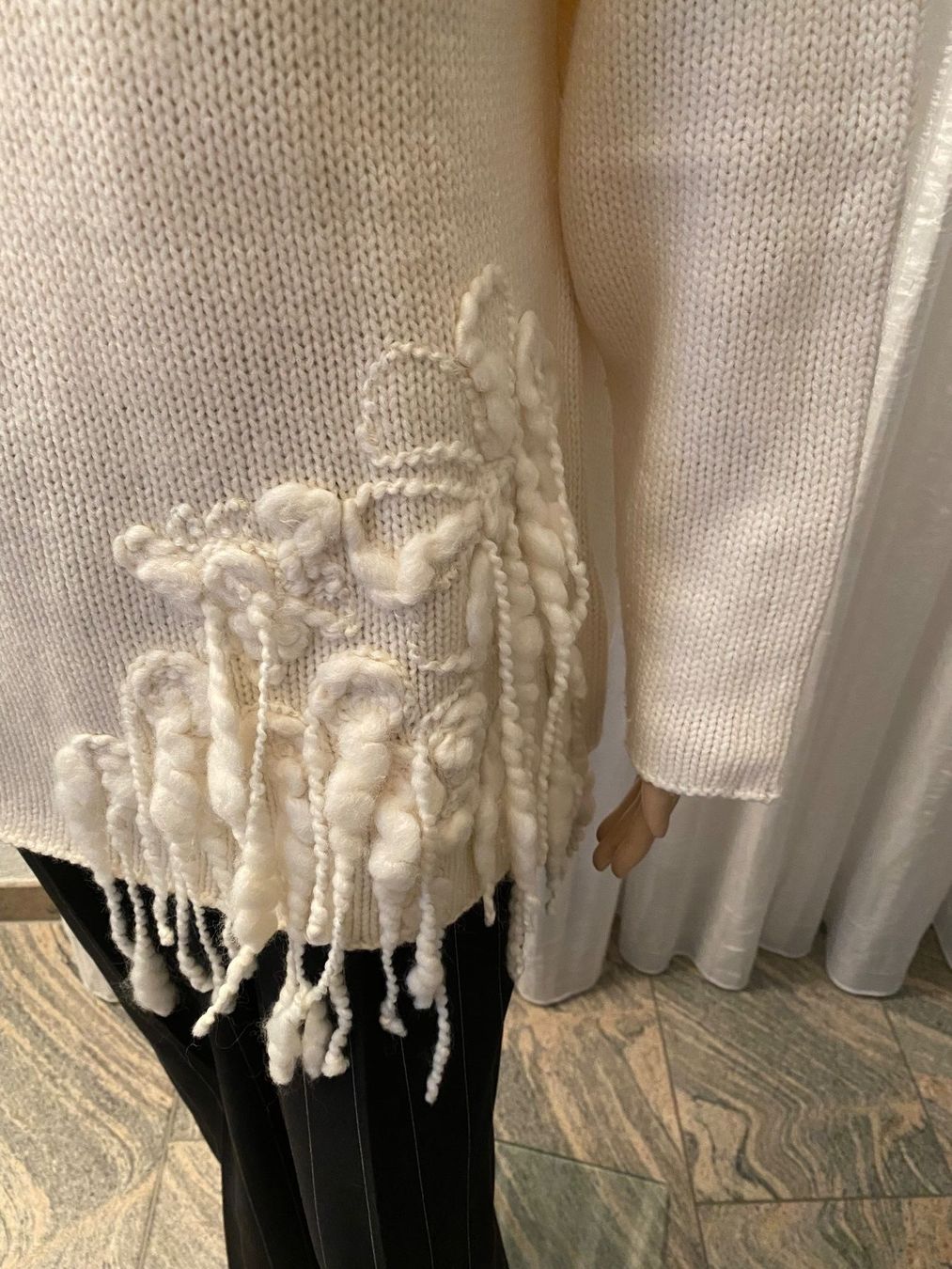 Maglioni & Felpe: perfekter Auftritt mit diesem Pullover von ELEGANCE, 44/46 – Usato da Winkel venduto da ferrari2022 3