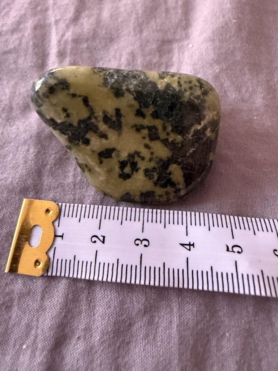 Mineralien & Heilsteine: Jade nefrite – Gebraucht aus Oberhof von RealStone 1