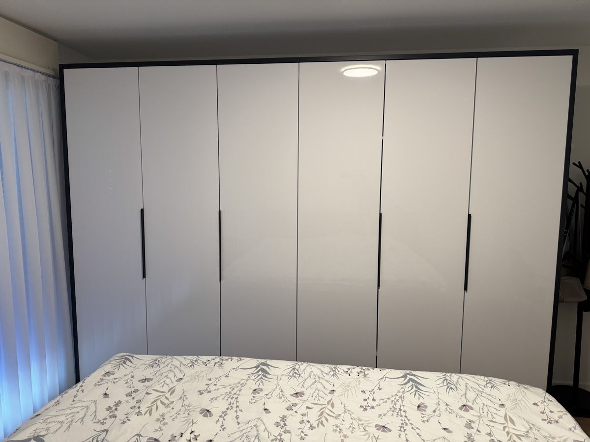 Armadi: Drehtürenschrank – Nuovo (secondo la descrizione) da Altdorf UR venduto da daf_8ckr