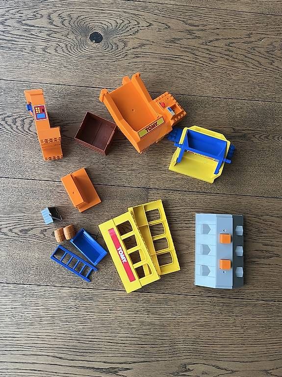 Tomy Spielzeuge: TOMY accessoires divers – Gebraucht aus Horgen von houardal