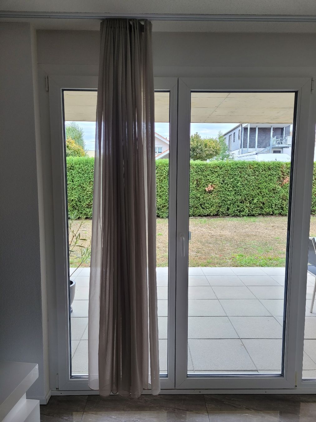 Tende: 2x Moderner Vorhang in beige/grau halbtransparent  – Usato da Biberist venduto da hertd 2