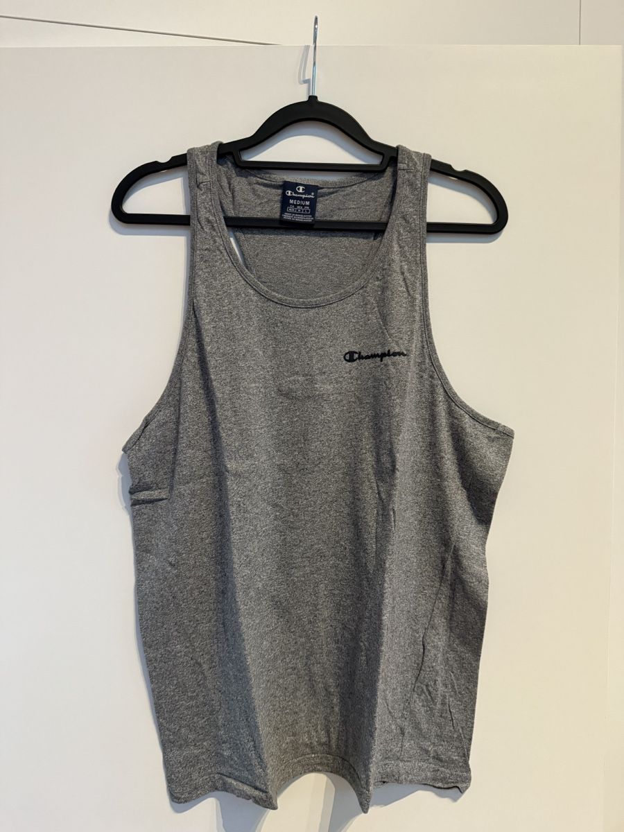 Champion T-shirt: Champion Top Grau, Grösse M – Usato da Wangen b. Olten venduto da danyffeler