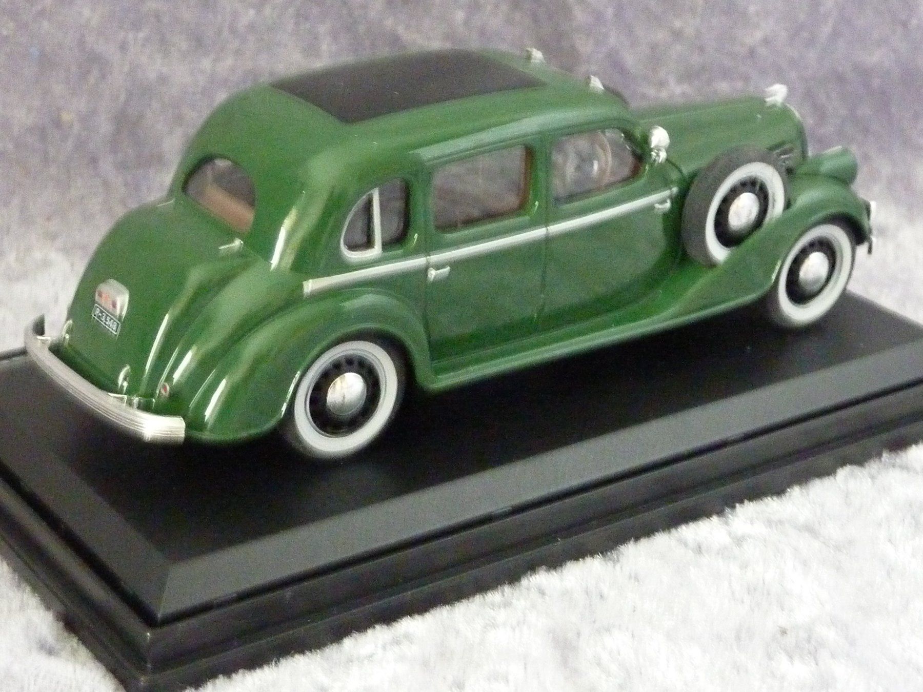 Skoda Modellautos: Skoda Superb 913  1938  1:43 – Neu (gemäss Beschreibung) aus Dürrenäsch von modellautos4you 4