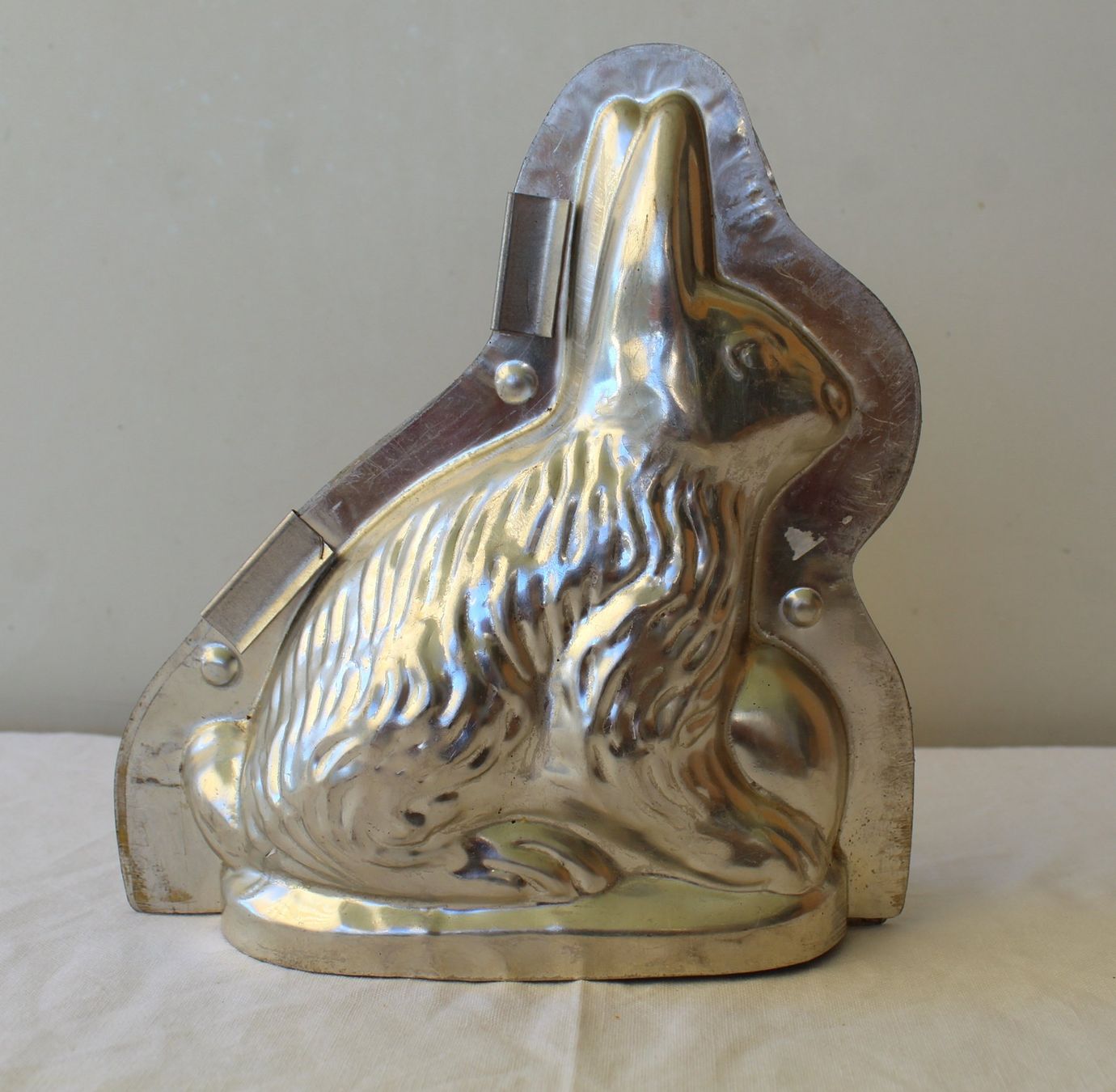 Teglie da forno: 2 Vintage Schokoladenform Giessform Backform Osterhase Lamm – Usato da Zürich venduto da Auctionata 2