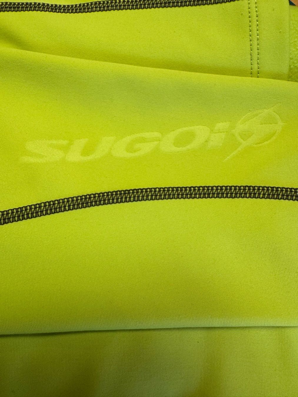 Pullover & Sweatshirts: Hochwertiger Kapuzenpullover von Sugoi – Neu (gemäss Beschreibung) aus Stäfa von Mofi8712 8