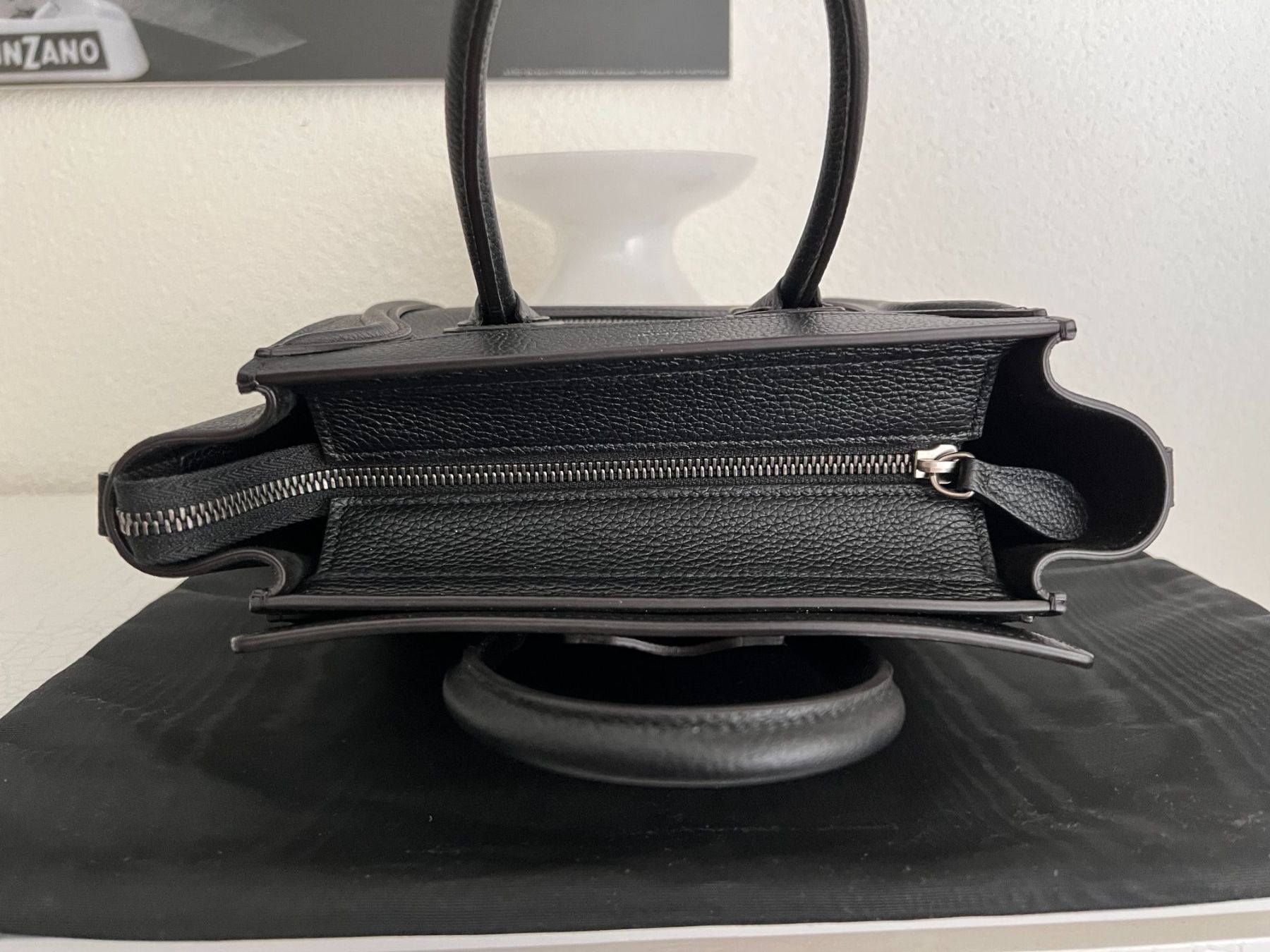 Celine Borse da donna: Céline Luggage Tote Nano schwarz – Usato da Winterthur venduto da Raschida79 3