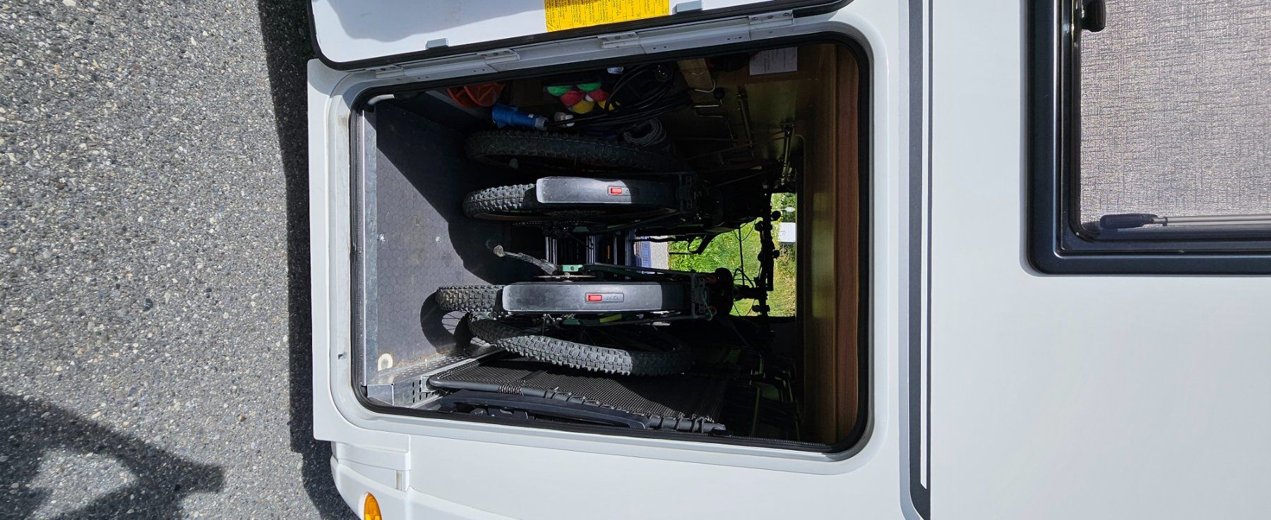 Adria Veicoli da campeggio: Zu Verkaufen Adria Wohnmobil – Usato da Savognin venduto da Lucar1961 2