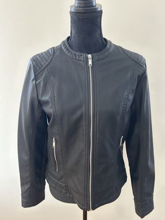 Neue Kunstlederjacke Gr. 38 schwarz von b.young